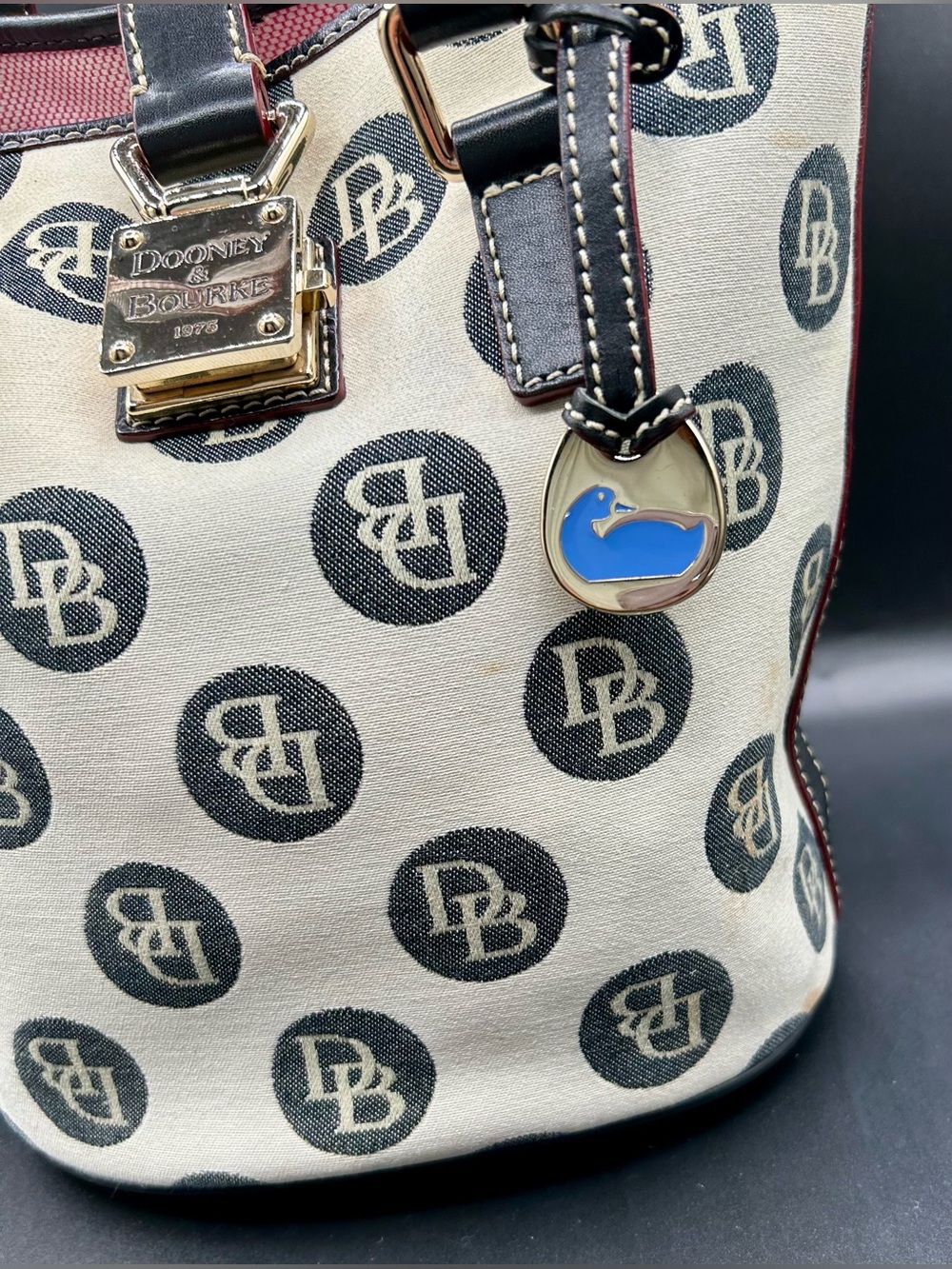 VINTAGE DOONEY & BOURKE Signature Canvas Bucket Shoulder-Handbag Leather Straps - Picture 3 of 16